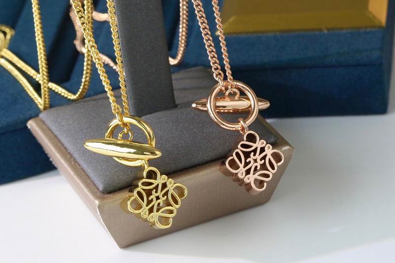 Loewe necklace 10lyw3